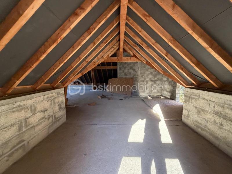 Maison - 180 m² - 5 pièces