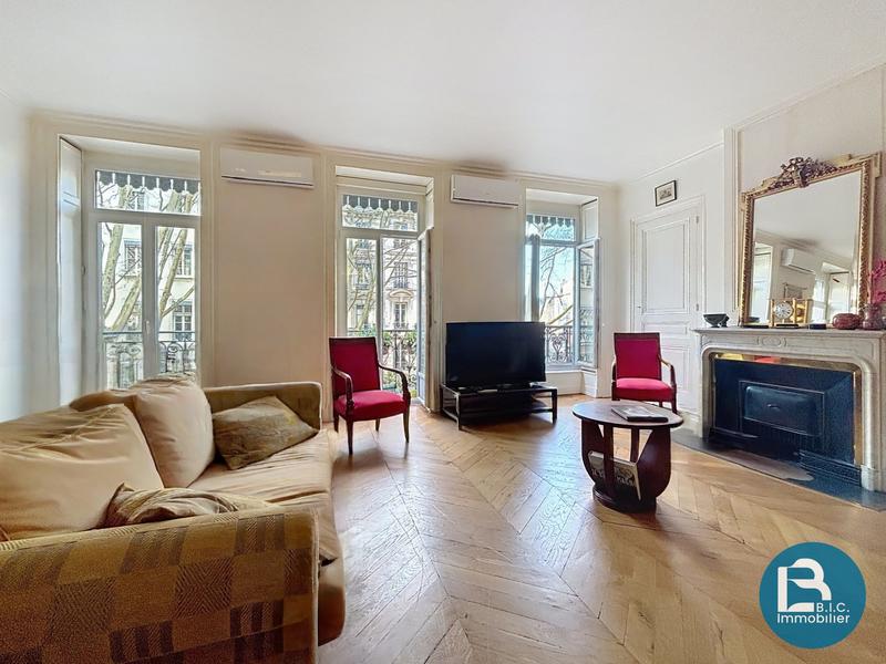 Appartement - 108 m² - 3 pièces