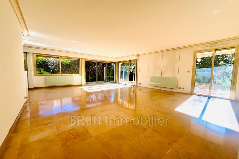 Appartement - 180 m² - 6 pièces