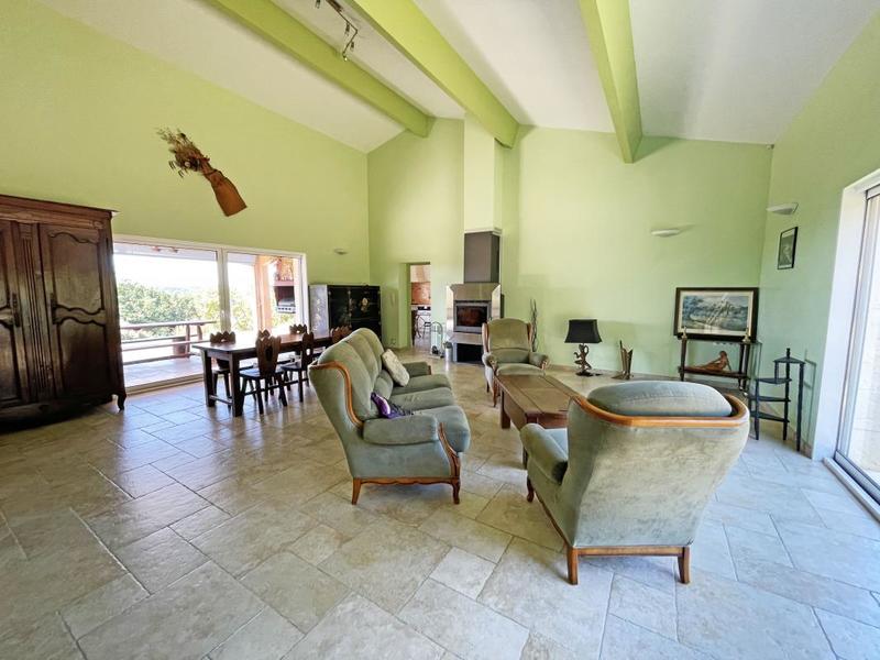 Maison - 190 m² - 5 pièces