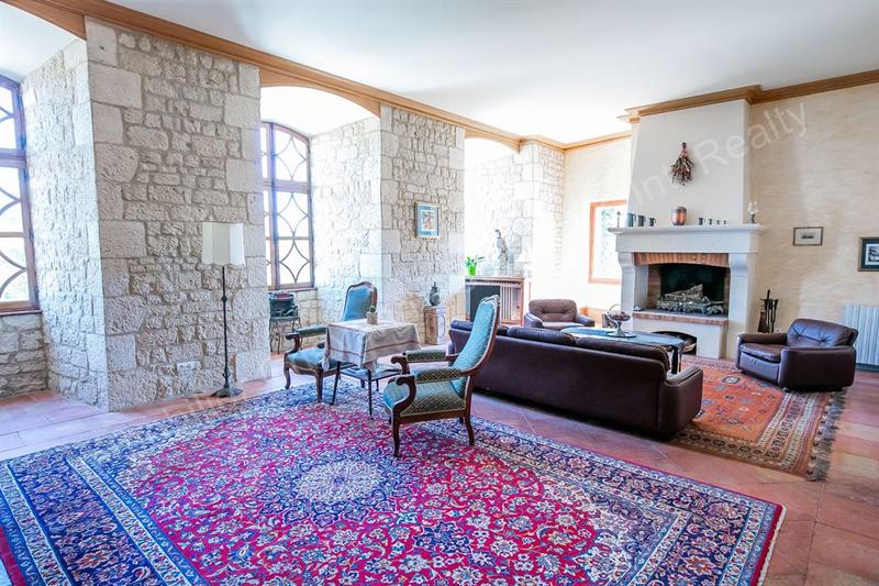 Château - 715 m² - 17 pièces