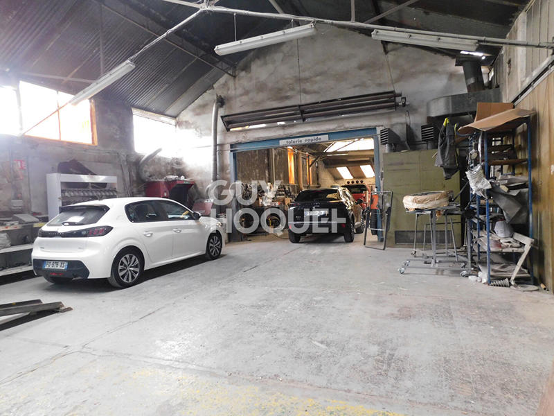 Local d'activité / Entrepôt - 703 m²