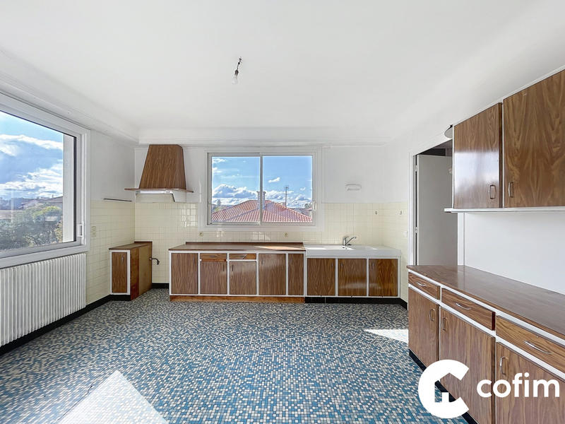 Maison traditionnelle - 180 m² - 7 pièces