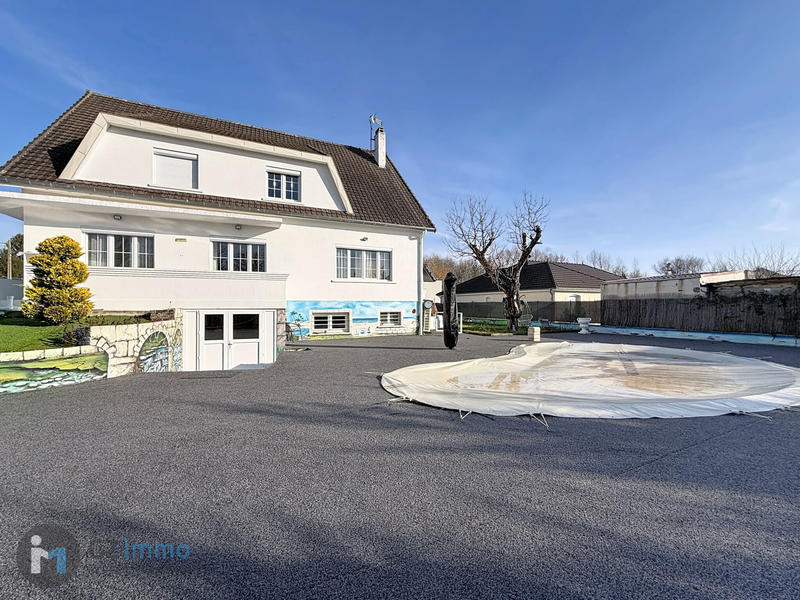 Maison - 246 m² - 6 pièces