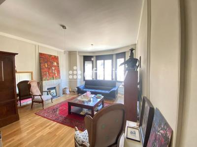 Appartement - 198 m² - 10 pièces