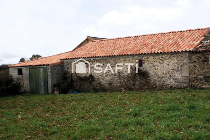 Maison - 250 m² - 4 pièces