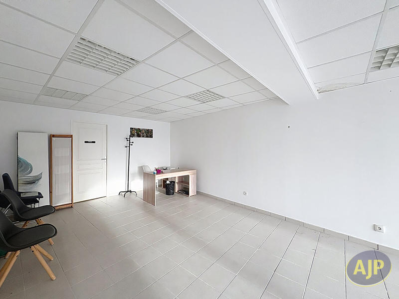 Local commercial - 48 m² - 1 pièce