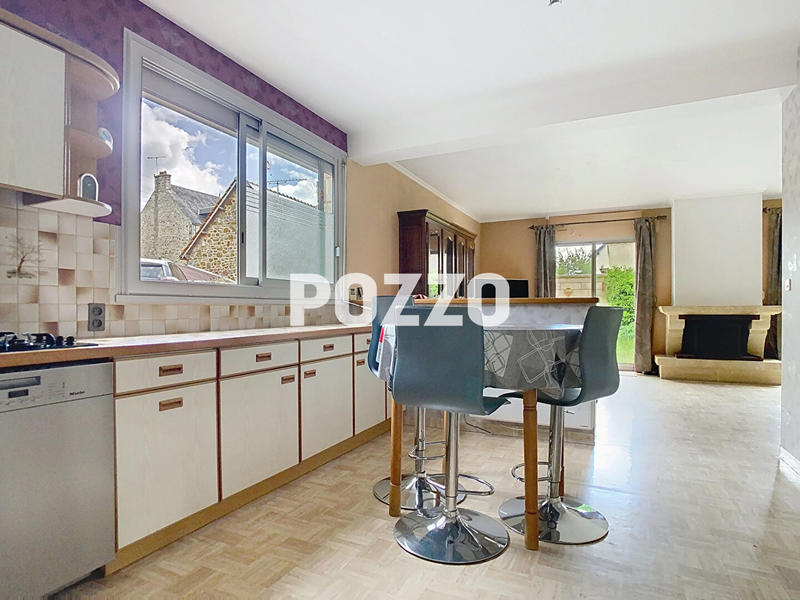 Maison - 185 m² - 10 pièces