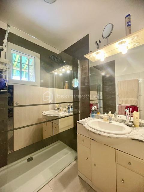 Maison traditionnelle - 89 m² - 4 pièces