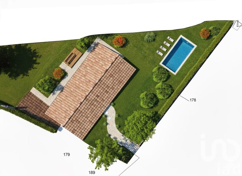 Maison - 210 m² - 5 pièces