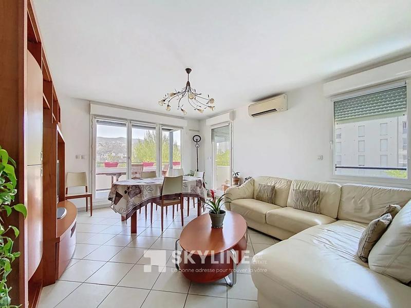 Appartement - 80 m² - 4 pièces