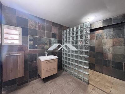 Appartement - 100 m² - 5 pièces