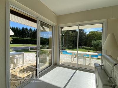 Maison - 212 m² - 6 pièces