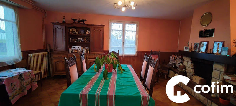 Maison - 242 m² - 9 pièces