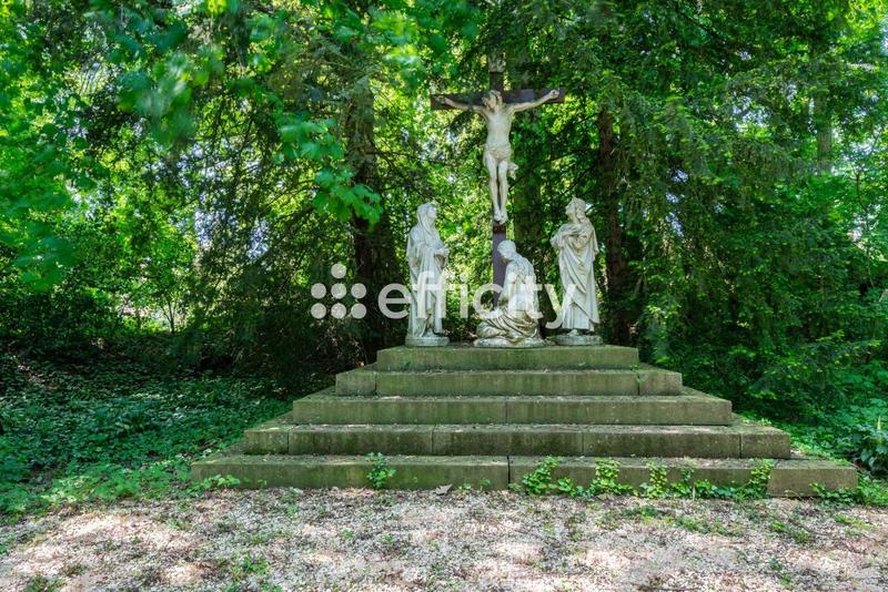 Maison - 434 m² - 10 pièces