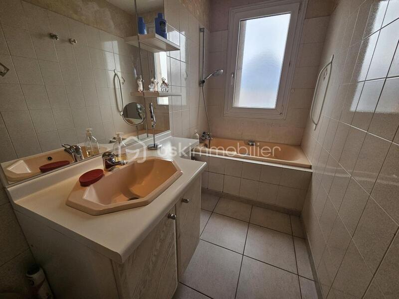 Appartement - 93 m² - 5 pièces