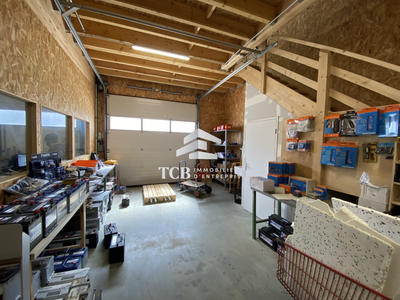 Local d'activités - 166 m²