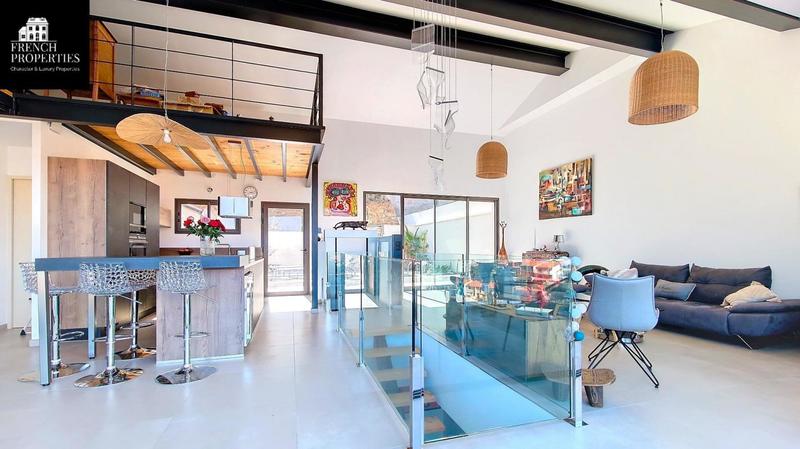 Maison - 210 m² - 5 pièces