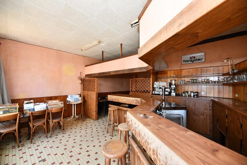 Maison - 220 m² - 10 pièces