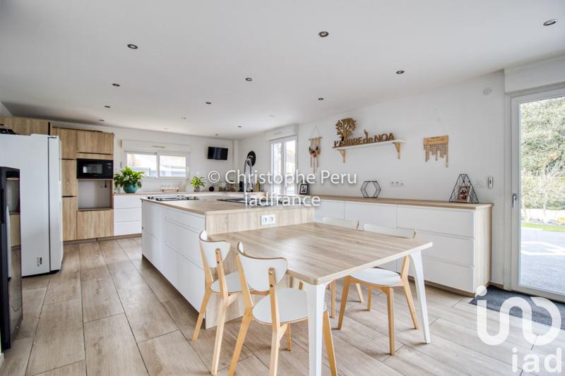 Maison - 244 m² - 7 pièces