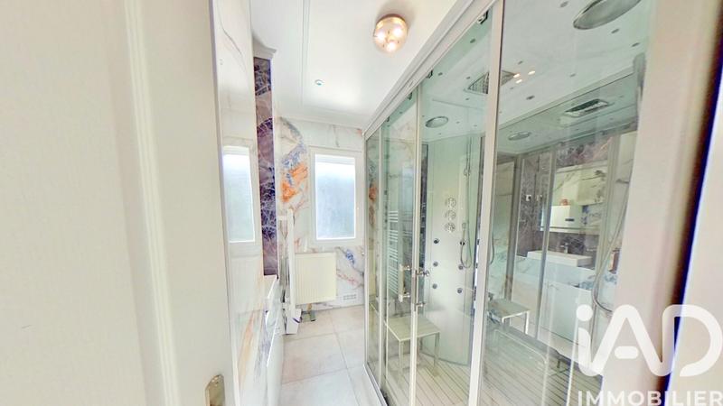 Maison - 280 m² - 10 pièces