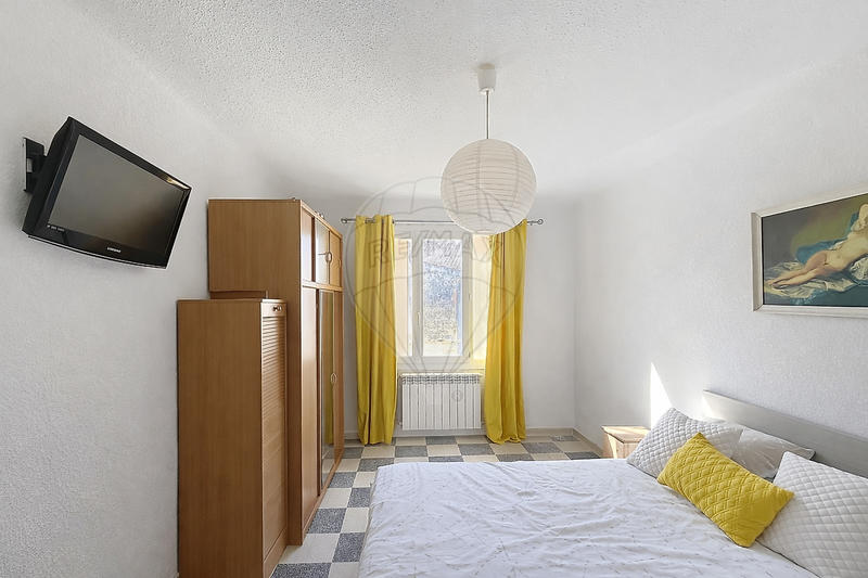 Immeuble - 234 m² - 12 pièces