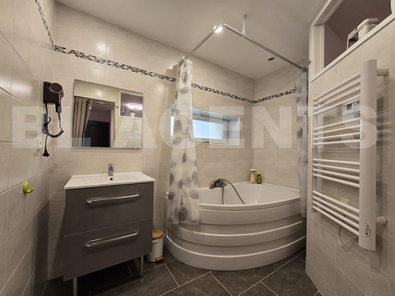 Maison - 190 m² - 7 pièces