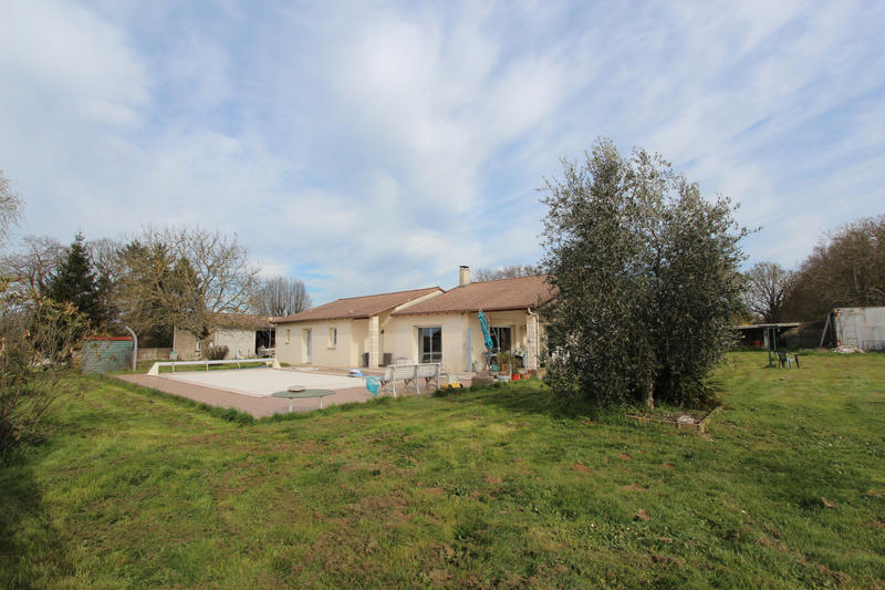 Maison - 282 m² - 11 pièces