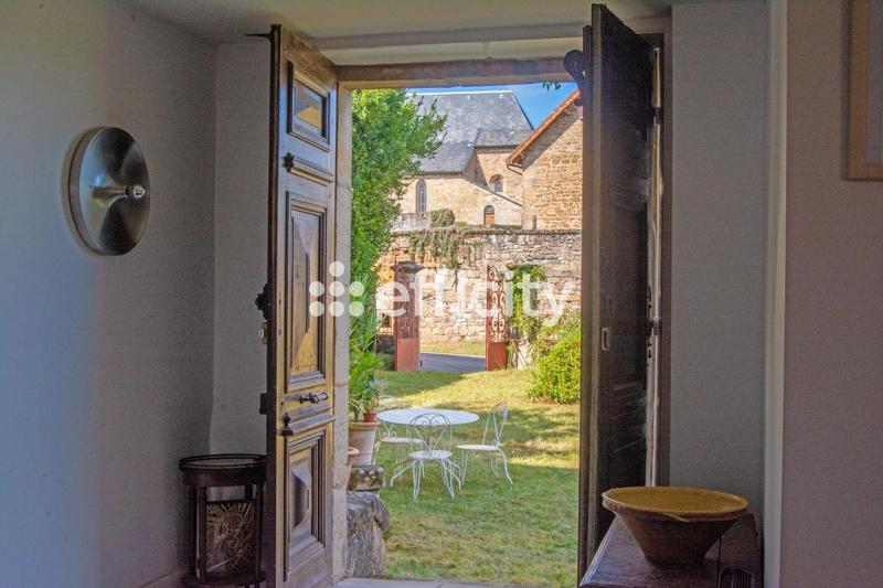 Maison - 274 m² - 8 pièces
