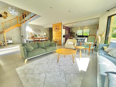 Maison - 155 m² - 7 pièces