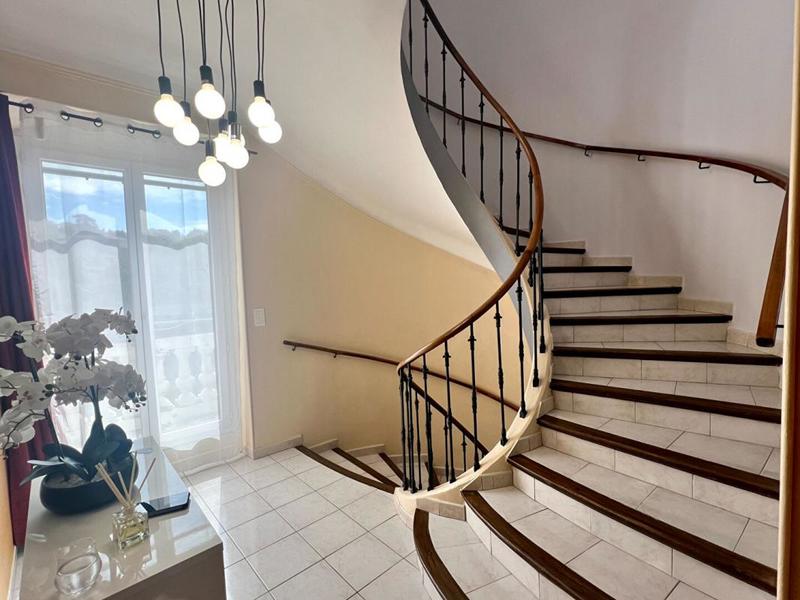 Immeuble - 400 m² - 21 pièces