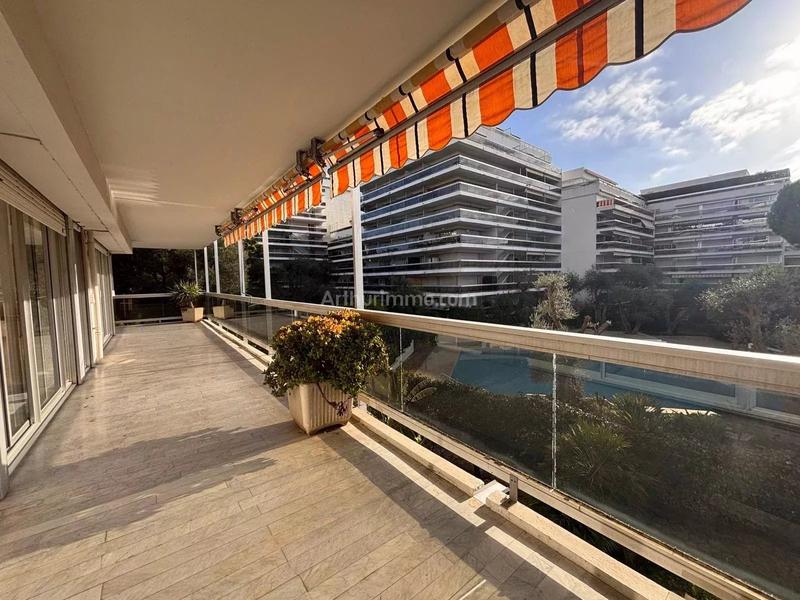 Appartement - 81 m² - 3 pièces