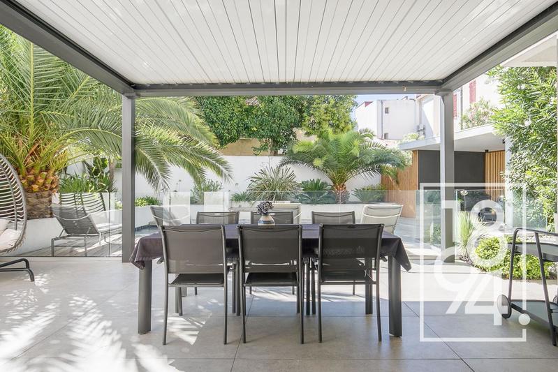 Appartement - 142 m² - 5 pièces