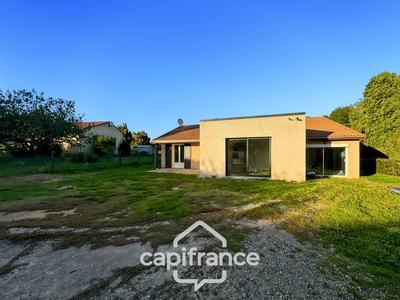 Maison - 142 m² - 8 pièces