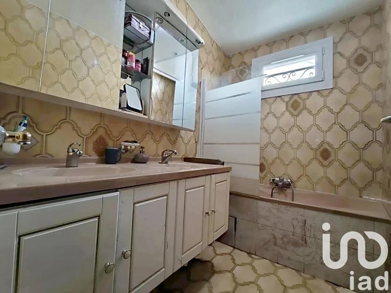 Maison - 237 m² - 10 pièces