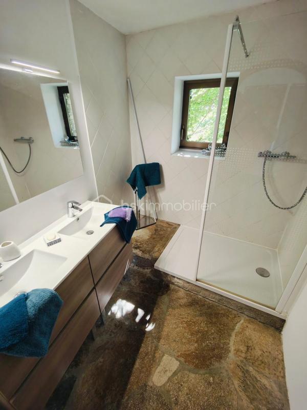 Maison en pierre - 181 m² - 6 pièces