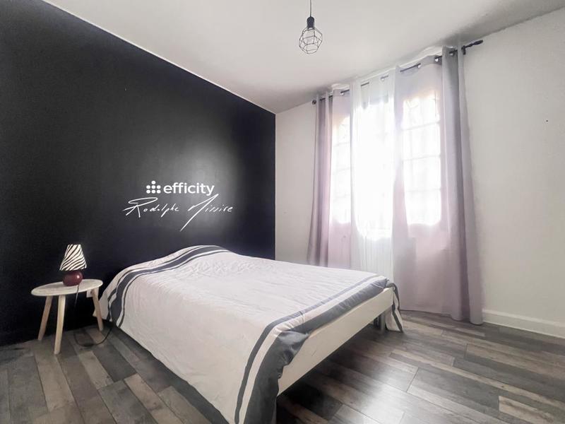 Maison - 220 m² - 8 pièces