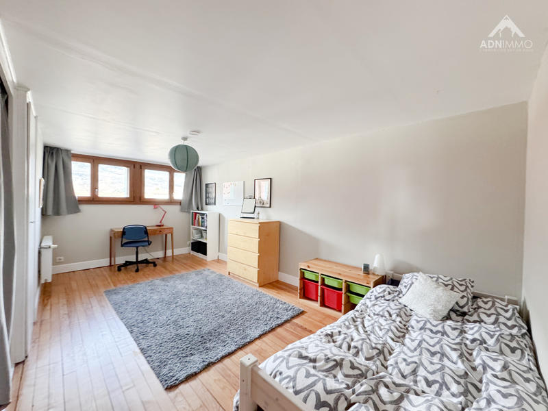 Maison - 429 m² - 10 pièces