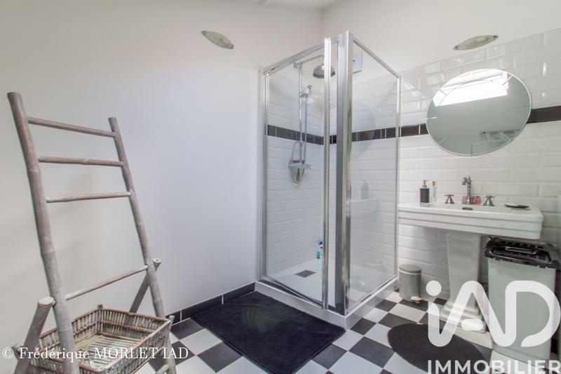 Maison - 200 m² - 6 pièces