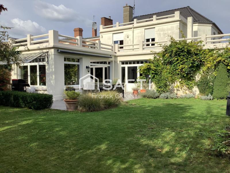 Maison - 222 m² - 7 pièces