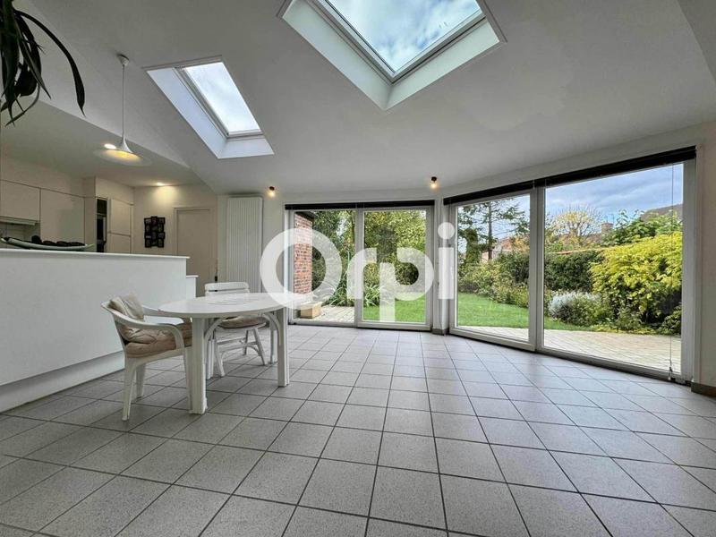 Maison - 206 m² - 7 pièces