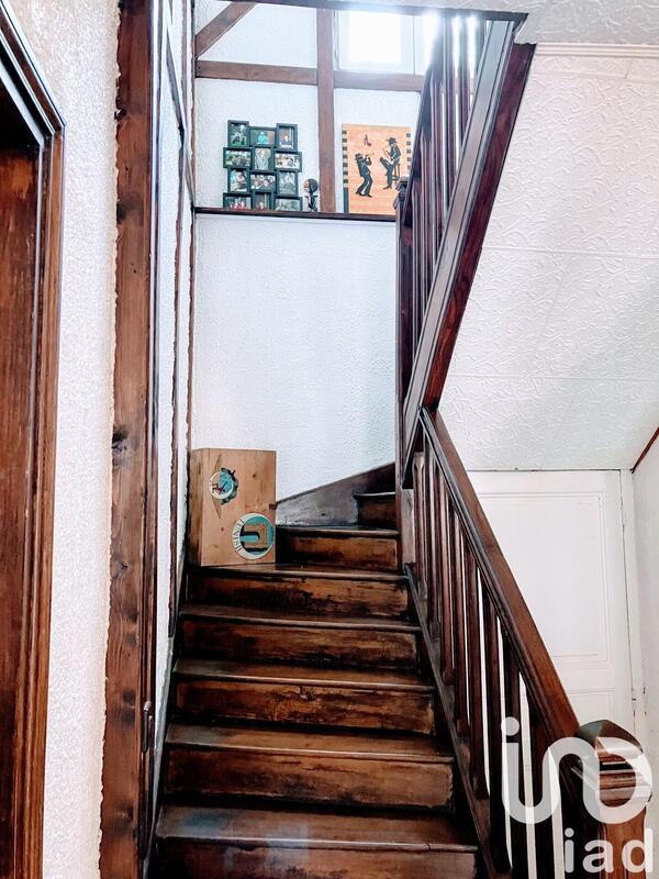 Maison - 220 m² - 8 pièces