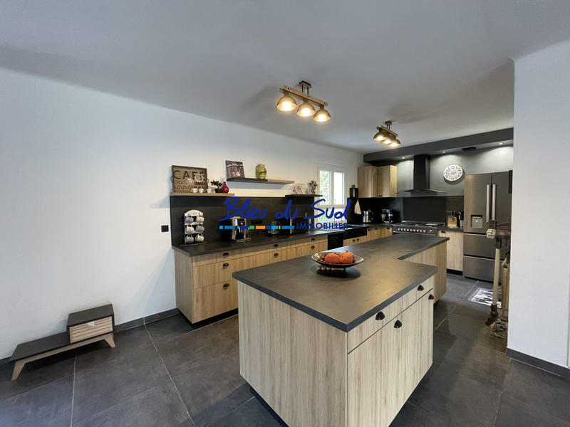 Maison - 140 m² - 5 pièces