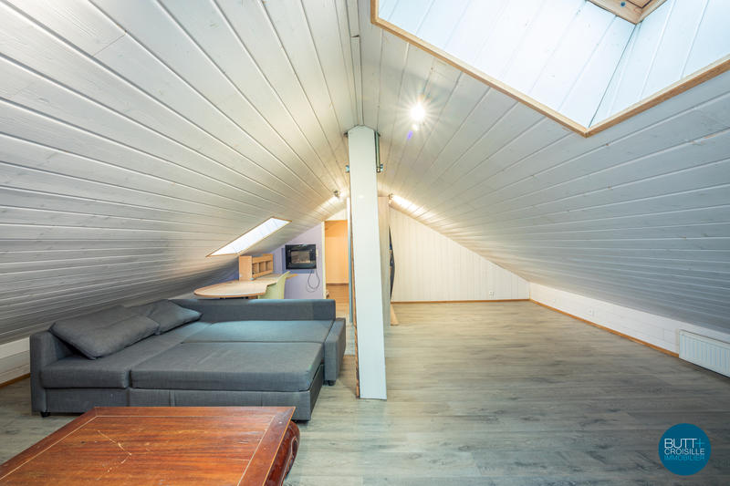 Maison - 180 m² - 8 pièces