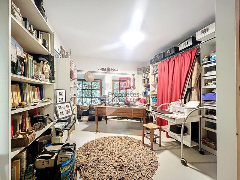 Maison - 553 m² - 15 pièces