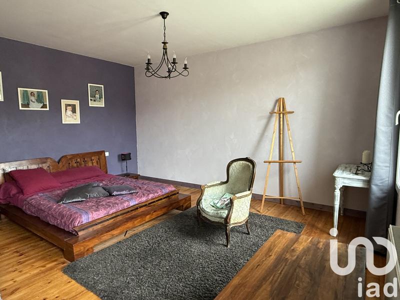 Maison - 201 m² - 6 pièces