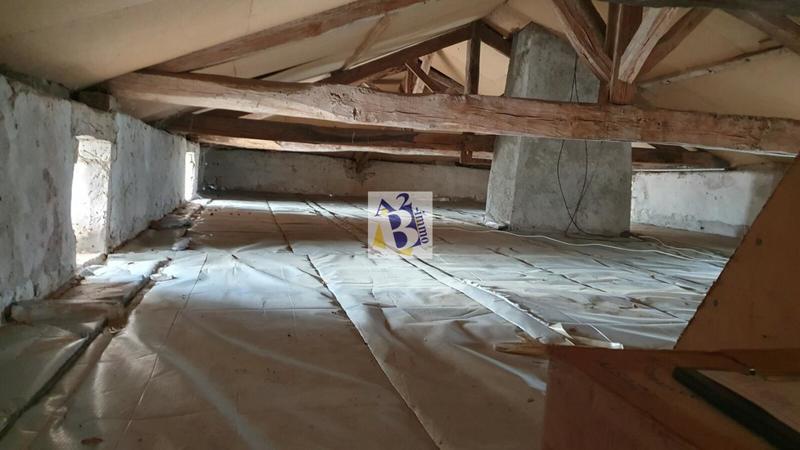 Maison - 221 m² - 9 pièces