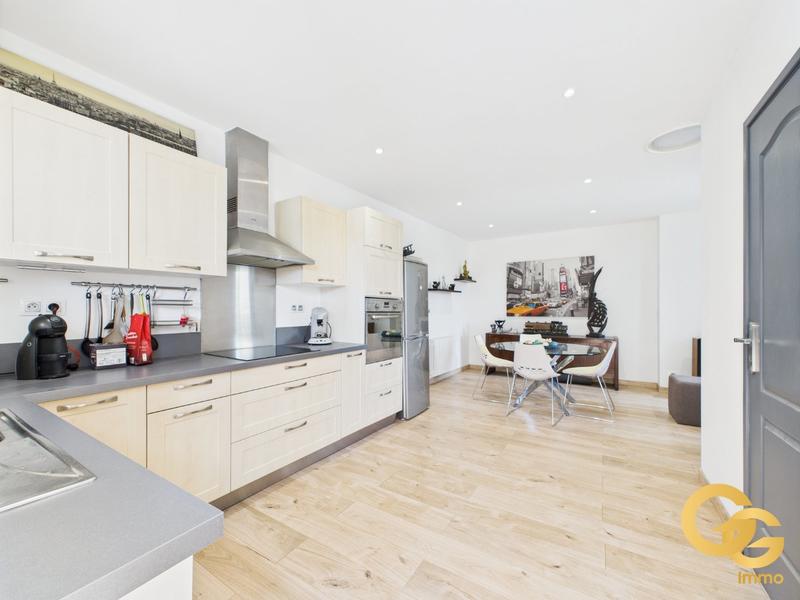 Maison - 194 m² - 7 pièces