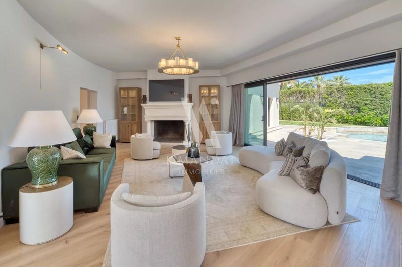 Propriété - 433 m² - 8 pièces