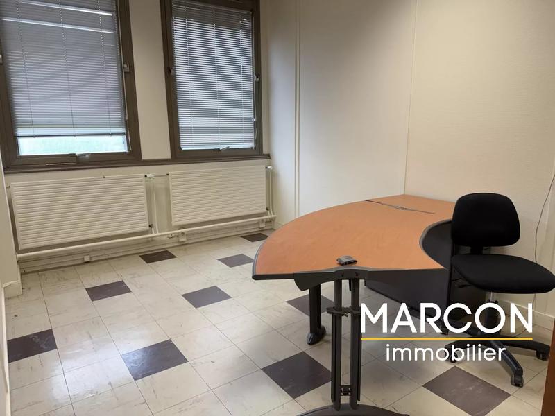 Bureau - 100 m² - 5 pièces